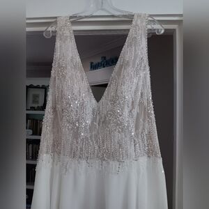 Justin Alexander , Size 22, White